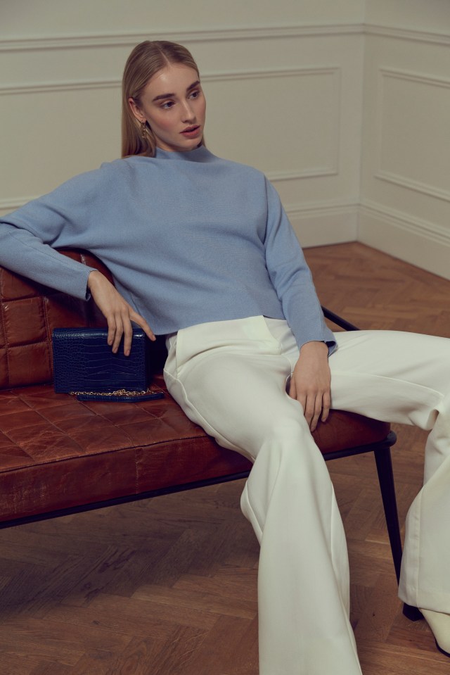  Trousers in light, icy tones work well with blue tops and a bag in a deeper hue