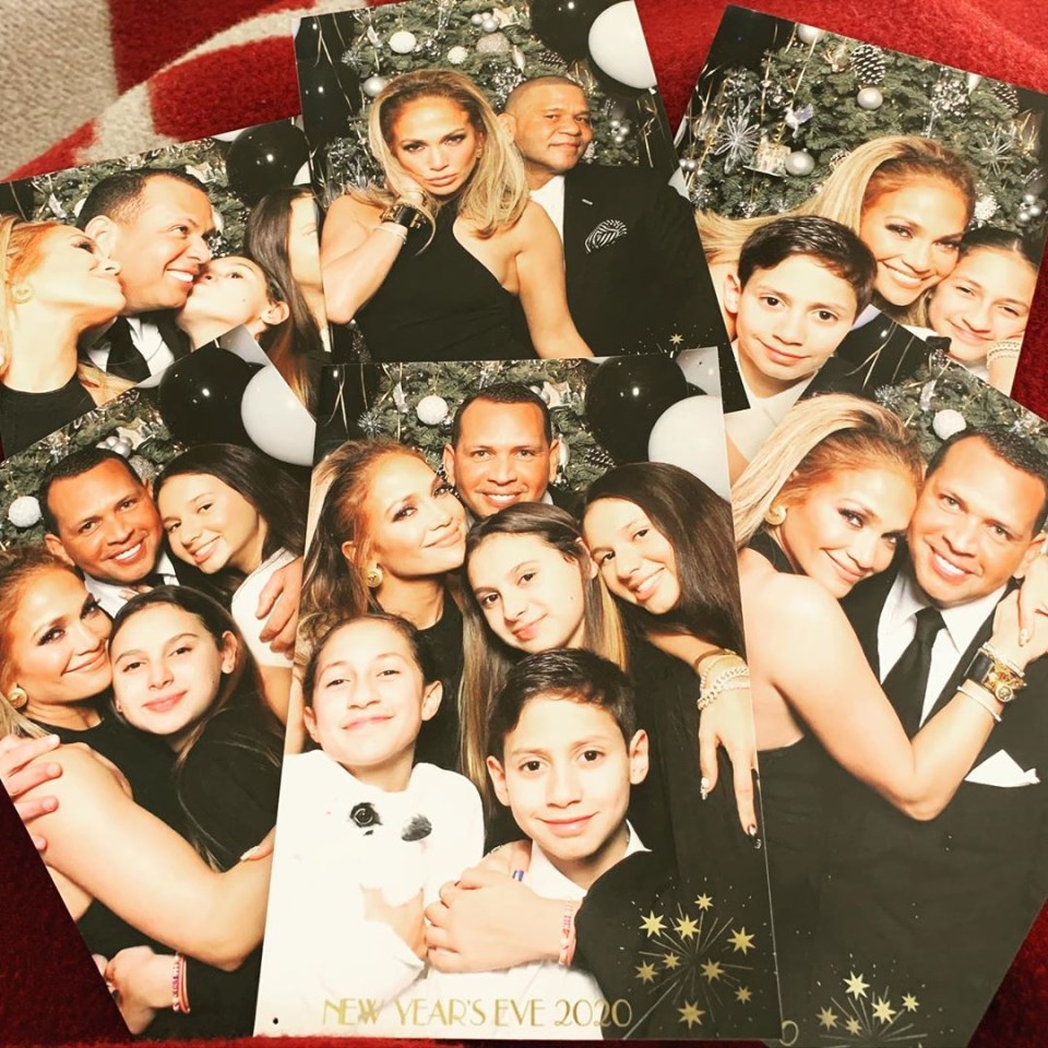  J Lo and Alex Rodriguez pose for the camera with their kids in adorable New Year's Eve photos