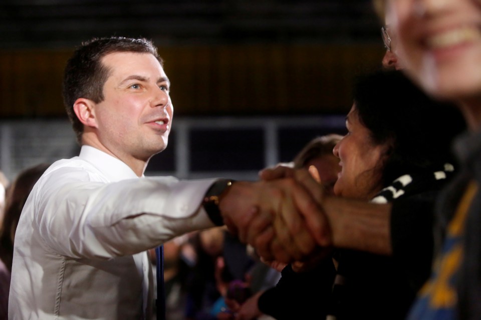  emocratic presidential candidate Pete Buttigieg greets supporters during a campaign event