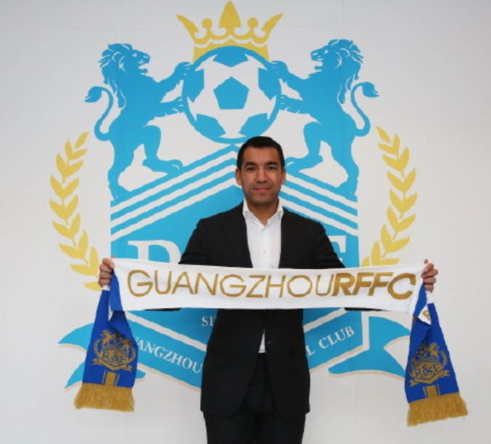  Giovanni van Bronckhorst quits his role at Man City and head to China