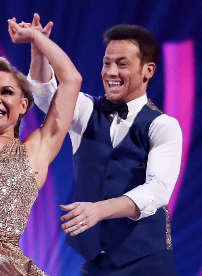 Joe Swash appeared to be wearing a wedding ring on tonight’s Dancing On Ice