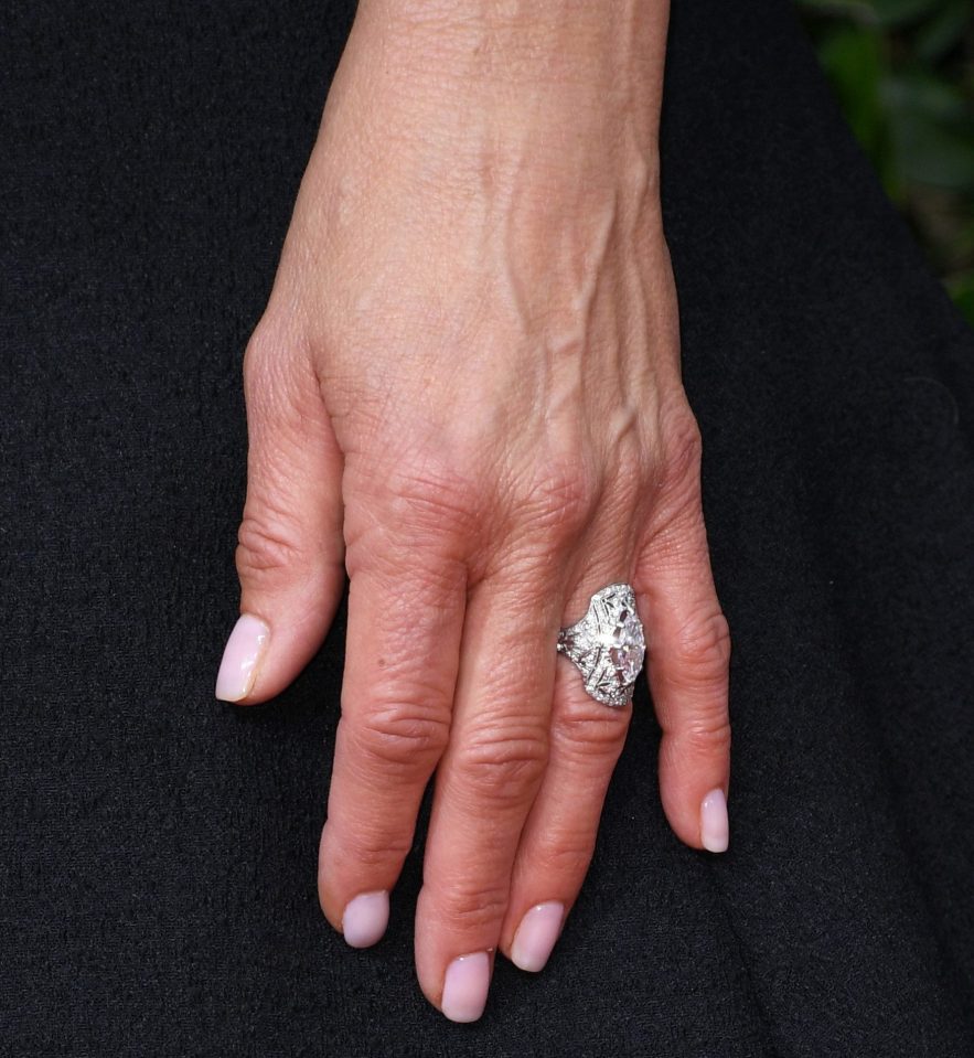  The chunky platinum diamond was loaned to her by Cartier