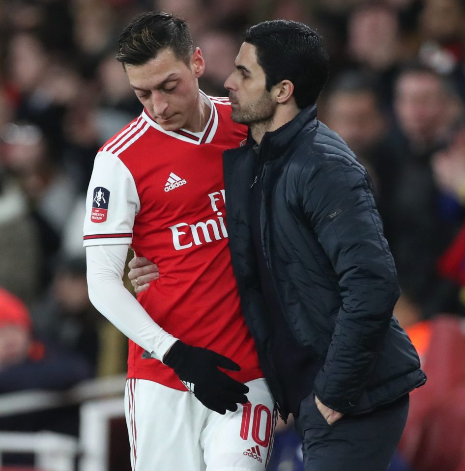  Mikel Arteta is looking for a new central midfielder this summer to help Ozil thrive