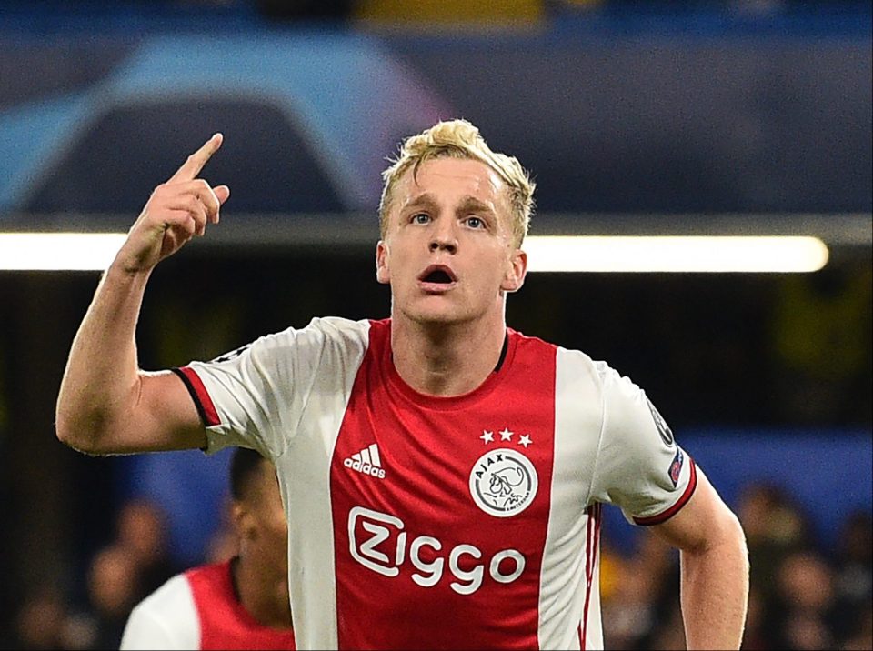  Donny van de Beek is closing in on a move to Real Madrid