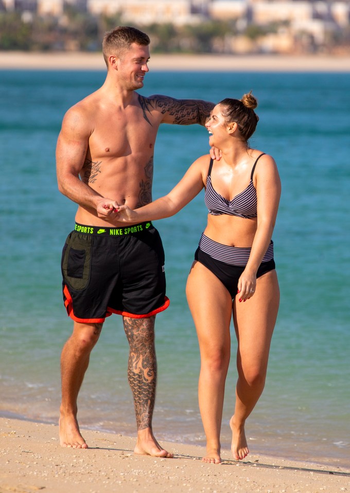 It looks like Dan Osborne might be out of the dog house as he and Jacqueline Jossa were spotted packing on the PDA