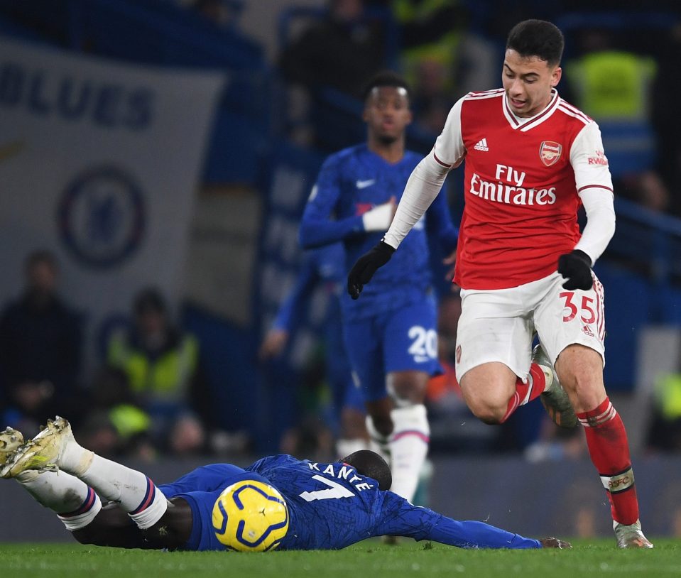  Gabriel Martinelli breaks past NGolo Kante to score for Arsenal against Chelsea in eventual 2-2 draw