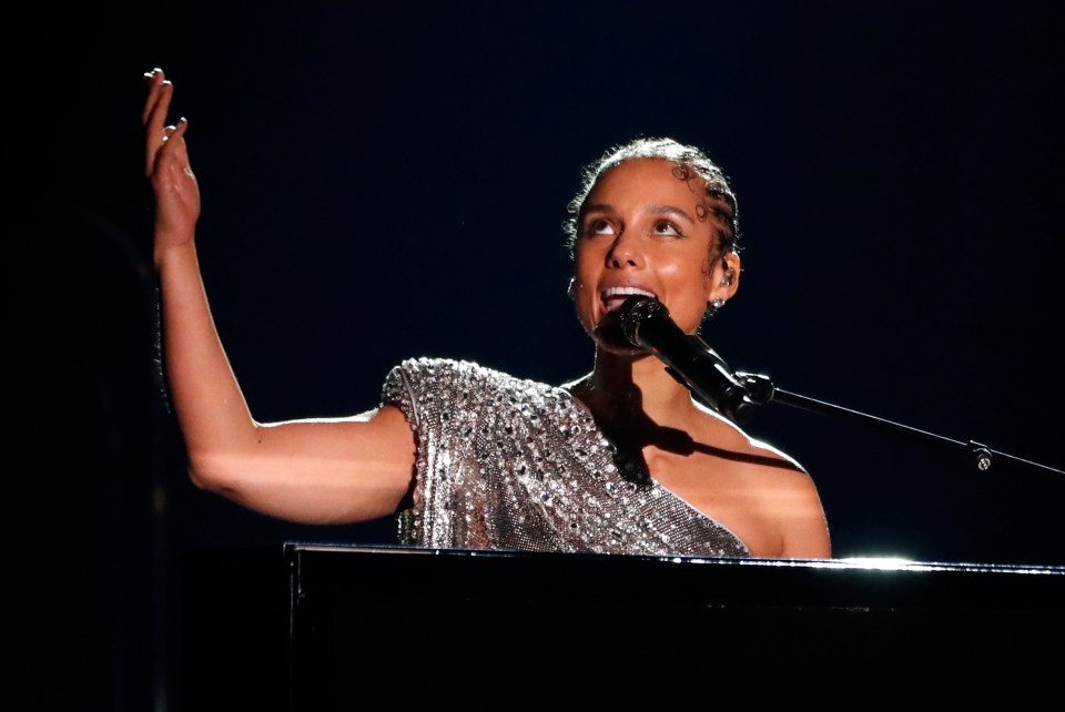  Grammys host Alicia Keys performed a playful remix of Lewis Capaldi's hit song, Someone You Loved.