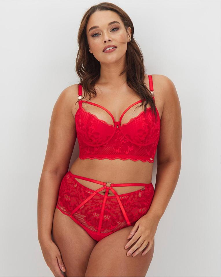  Looking for some plus size lingerie? Simply Be has it covered