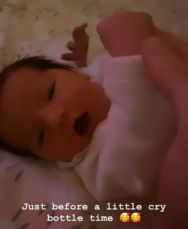  Jack Fincham posted a video of his newborn daughter Blossom