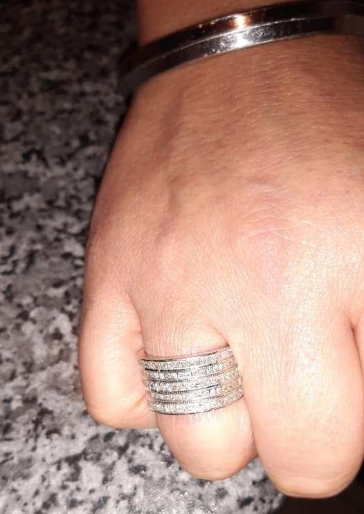 The mum revealed her rings were sparkling once more after the DIY treatment 