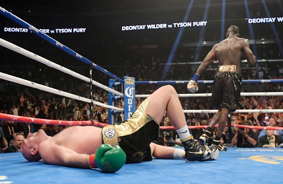  Tyson Fury was floored in the 12th round by a Wilder punch