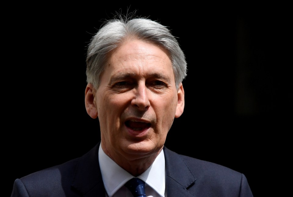  It's madness to reward career failures like Philip Hammond with a peerage