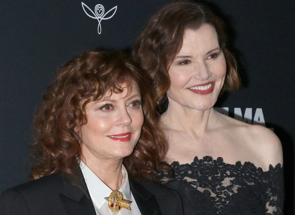  Susan Sarandon, 73, and Geena Davis, 64, hit the road again