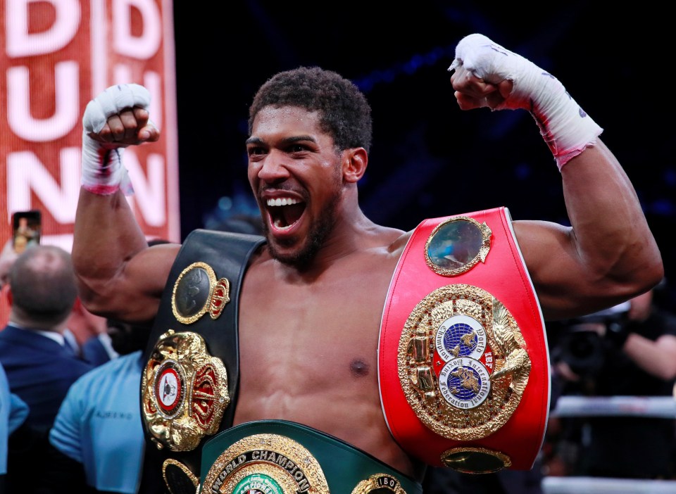  Anthony Joshua wants to face Tyson Fury in a unification fight in England despite an offer from Saudi Arabia