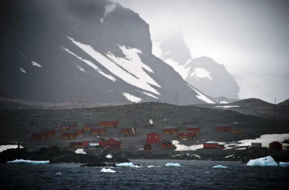  The Esperanza military base, where the mercury jumped to 18.3C this month, a new record for the continental Antarctic Peninsula