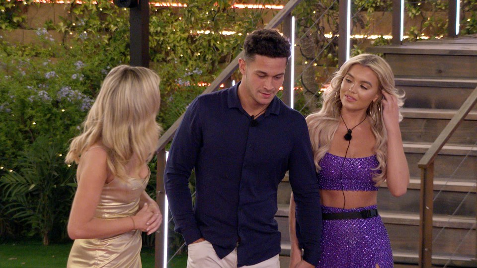  Laura asks Callum if he is happy with his decision