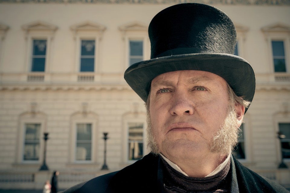  Philip Glenister in Belgravia