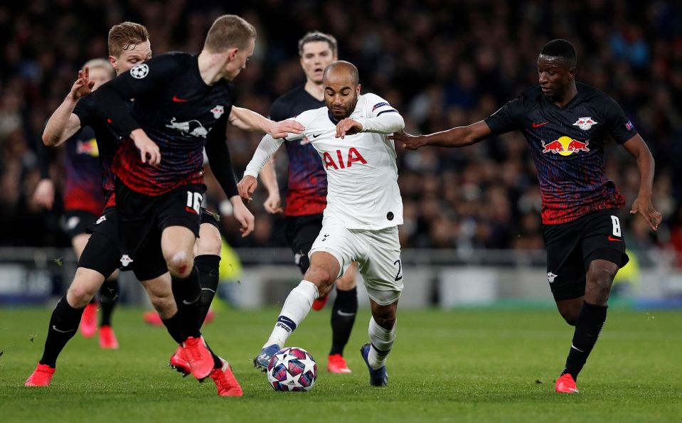  Lucas Moura led the line but was unable to find a way through