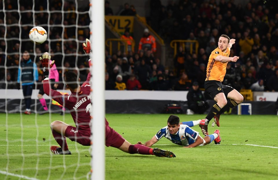  Jota sends Molineux wild by firing them into a three-goal lead