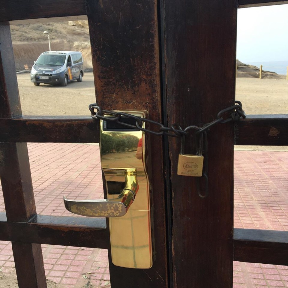 A hotel guest posted a picture online that appears to show a chained door at the hotel after a number of tourists tested positive for coronavirus