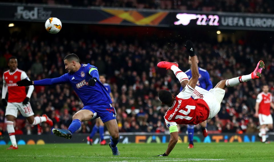  Pierre-Emerick Aubameyang seemed certain to have booked Arsenal a last-16 place with this stunner - but Olympiakos nicked a winner