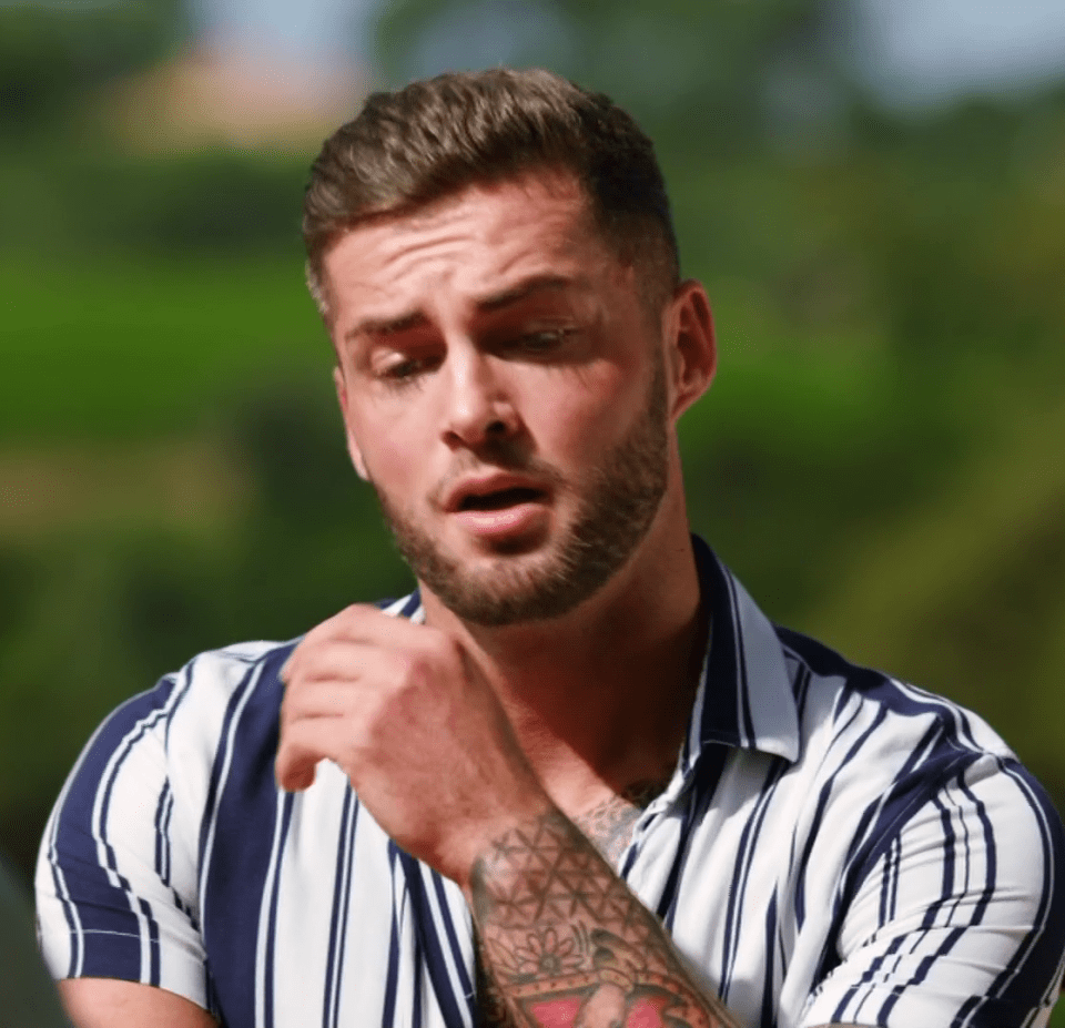  Love Island new boy Jamie is gunning for Shaughna's ex Callum