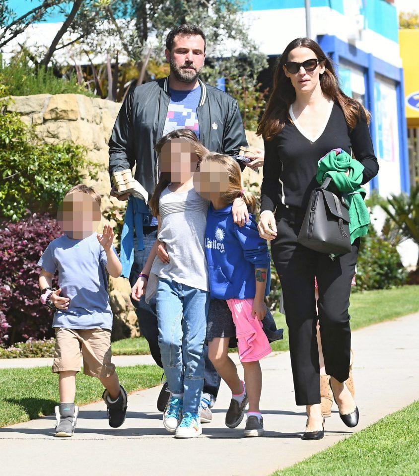  Affleck and Garner now co-parent their children