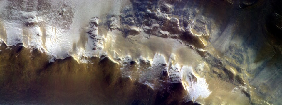 This image shows the icy rim of the Korolev crater on Mars