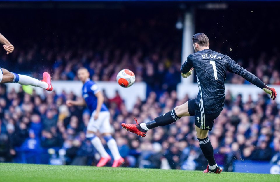  David De Gea's horrendous mistake gave Everton an early lead