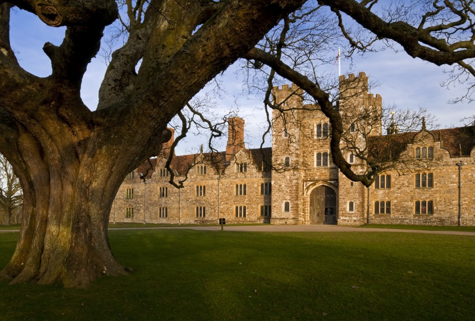  Knole provided the picture-perfect setting for The Other Boleyn Girl and Pirates of the Caribbean: On Stranger Tides