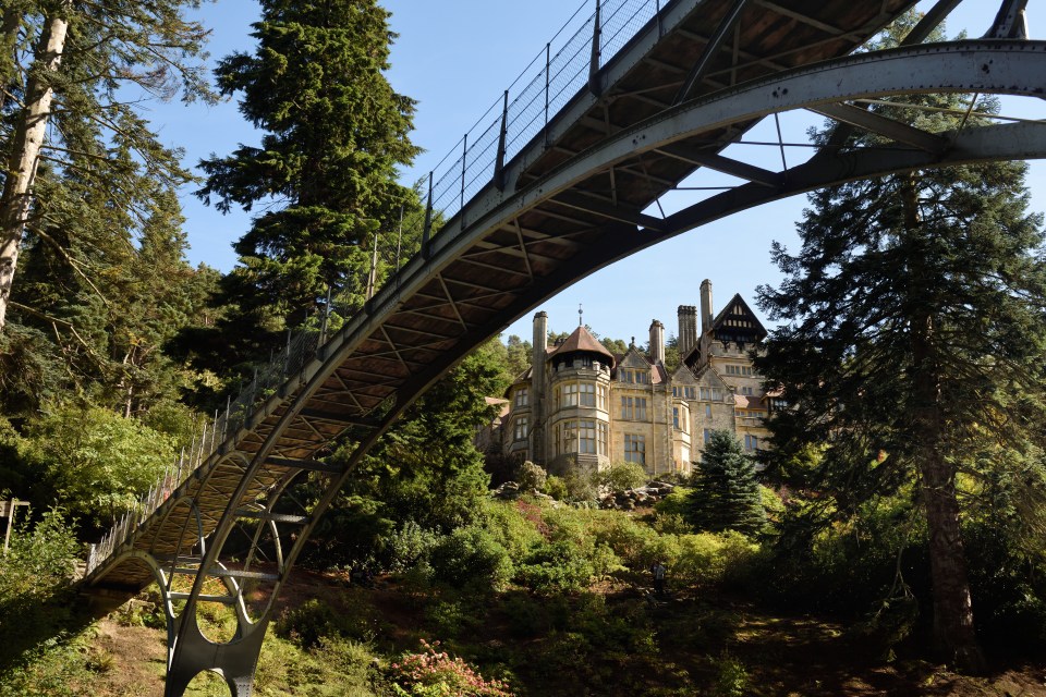  Lofty pine trees reminiscent of those in northern California means Cragside was used for filming Jurassic World: Fallen Kingdom