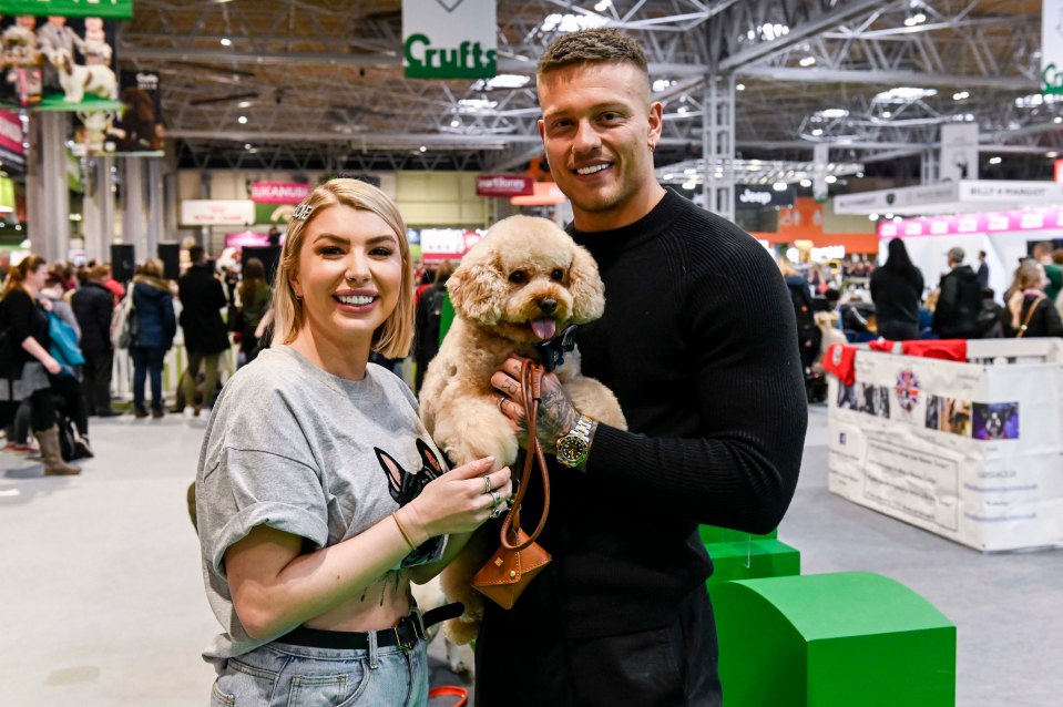  Love Island's Olivia and Alex Bowen cuddled up to some adorable pooches at Crufts 2020