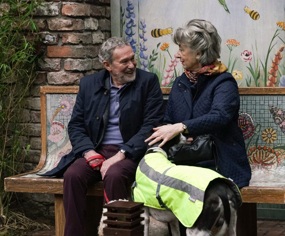  Evelyn and Arthur flirted in Victoria Garden in Corrie