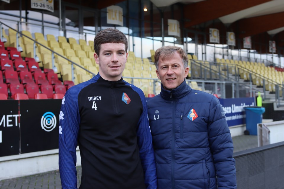 The Dutchman took former Gunners academy player Charlie Gilmour on loan for the season at Telstar