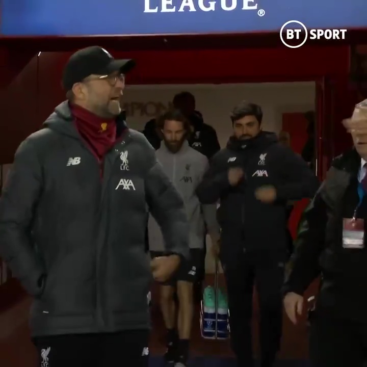  Klopp was unhappy with fans attempting to make contact amid coronavirus fears