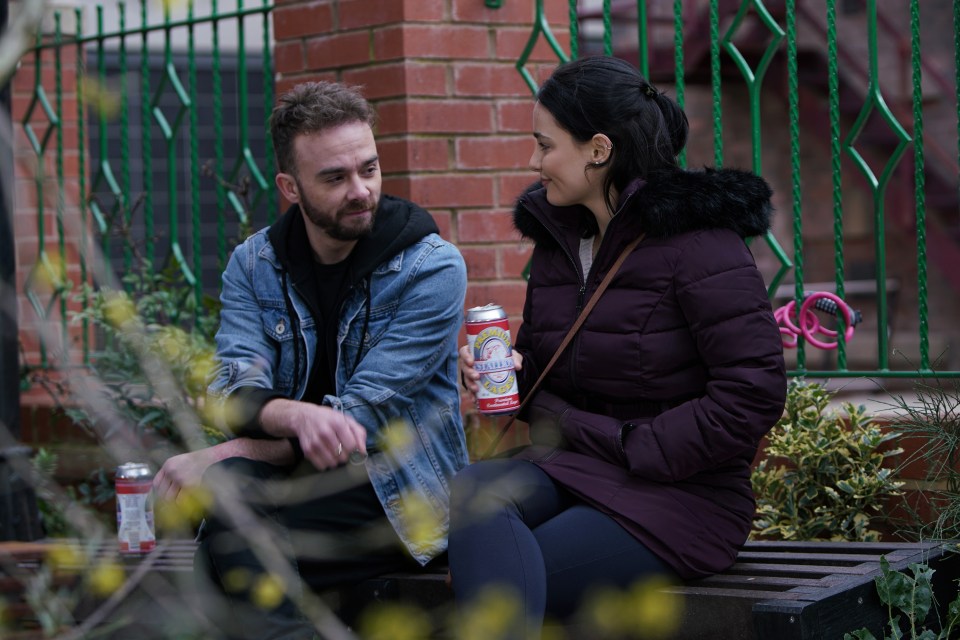  David sets his sights on Alina to try and move on from Shona in Corrie