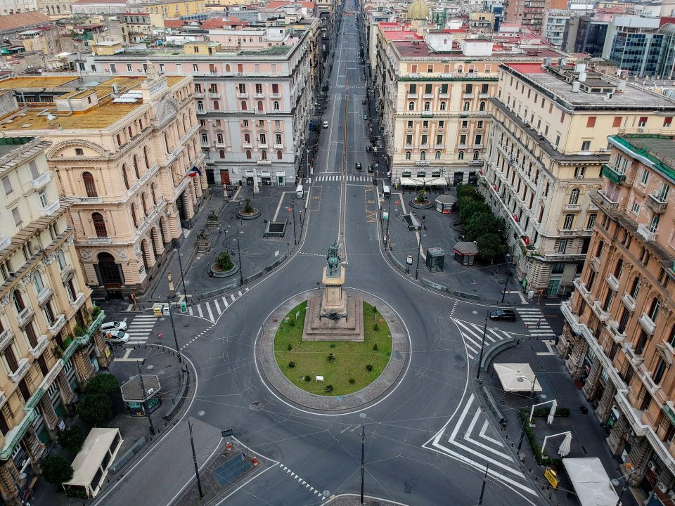  A bird's eye view of empty streets in Naples. Italy is on lockdown and the FCO advise against all but essential travel to the country