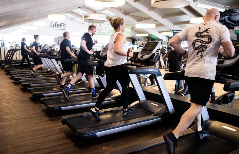  Gyms in Britain remain open despite the Prime Minister's advice last night