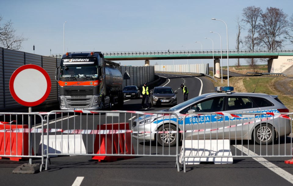  Cops set up roadblocks at Poland's border with the Czech Republic