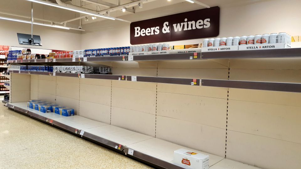  Shelves are left empty after "panic buying"