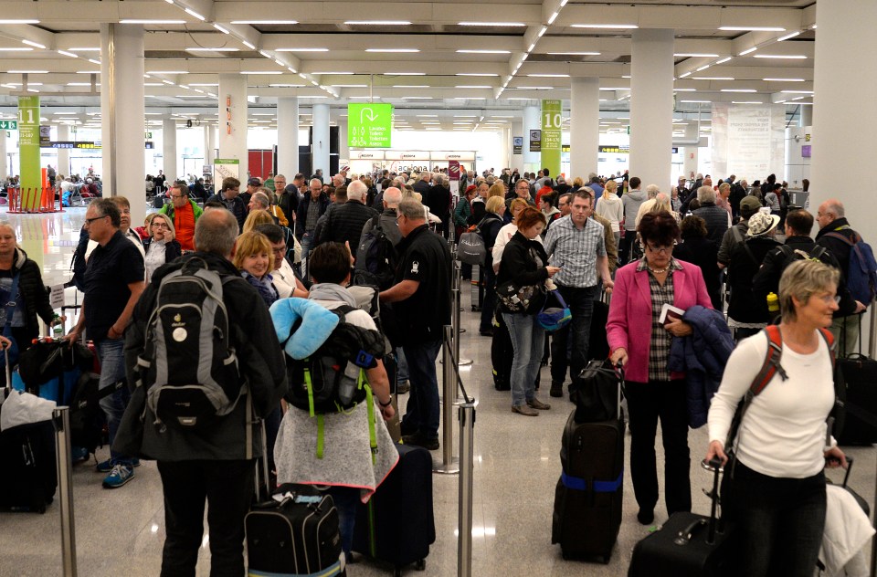  Huge crowds at Majorca Airport in Spain as travellers rushed to leave before the lockdown