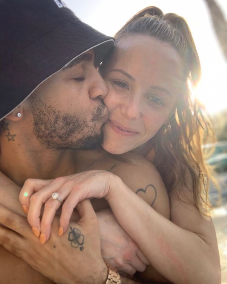  Aston Merrygold is on holiday in Dubai with his fiance