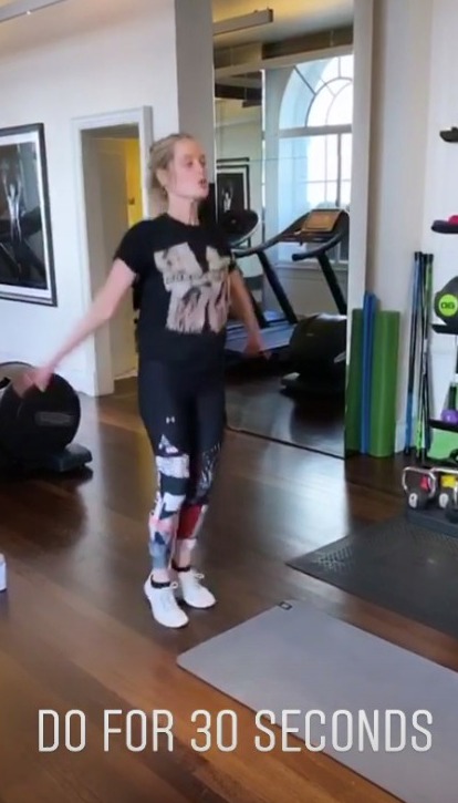 Laura Whitmore gets her sweat on during an intense at home workout