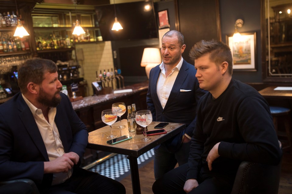  Brits enjoy a drink in London