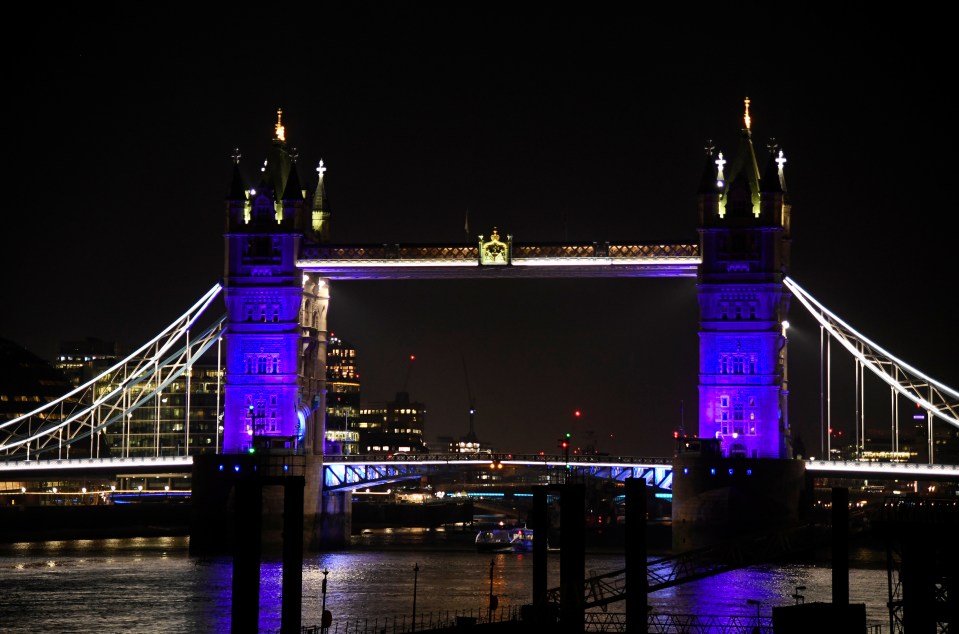 Tower Bridge turns blue to back our heroes