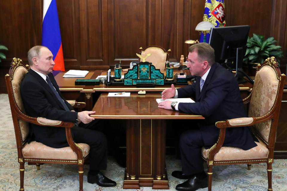  Vladimir Putin meeting with the chief executive of Vnesheconombank Igor Shuvalov today