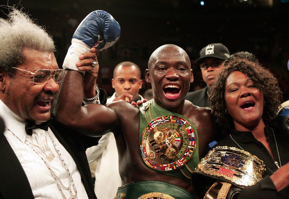  Tarver became the new light-heavyweight world champion