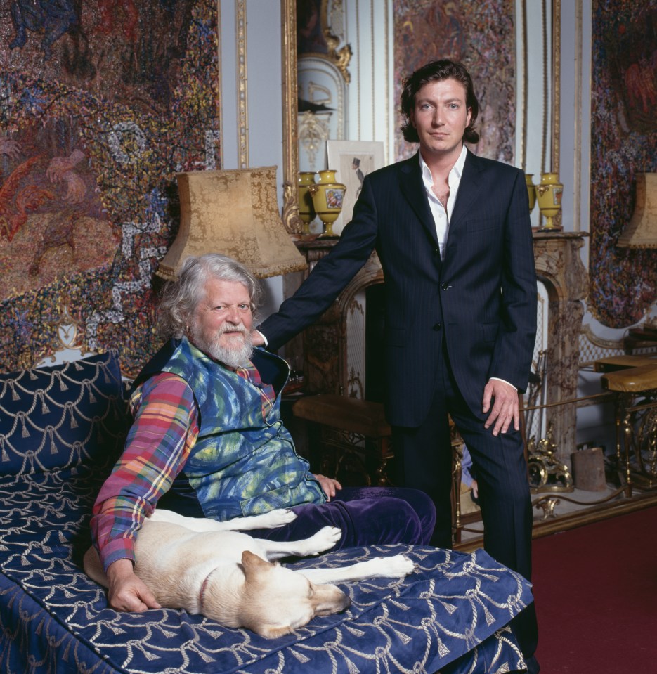  Alexander Thynn, 7th Marquess of Bath, with his son Ceawlin Thynn, Viscount Weymouth