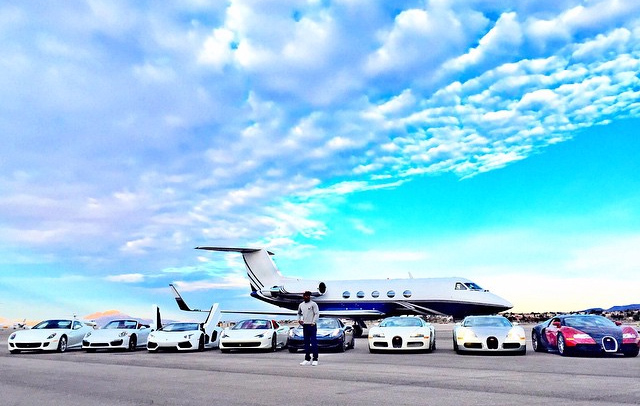  Floyd Mayweather likes his cars in white in Las Vegas