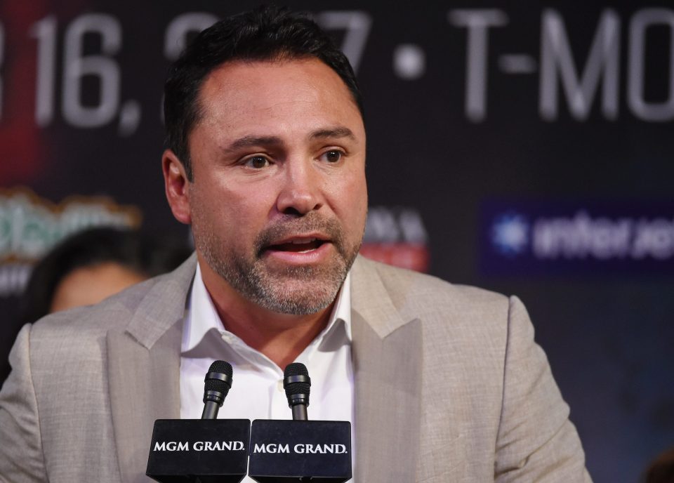  Oscar De La Hoya has claimed Mike Tyson could "knock out any heavyweight"